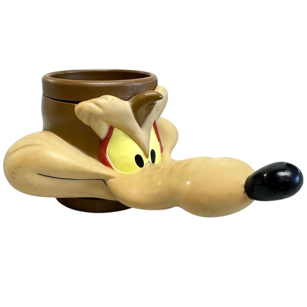 Vintage 1992‎ Warner Brothers Looney Tunes Wile E. Coyote 3D Mug Plastic Cup